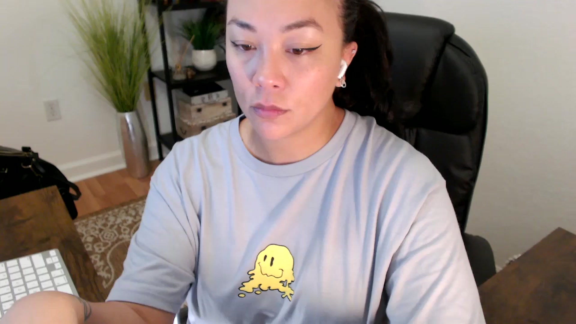Gallery image thumbnail from MickaylaStar's myfreecams stream on, 04/25/2025, 15:51 image 10 of 20