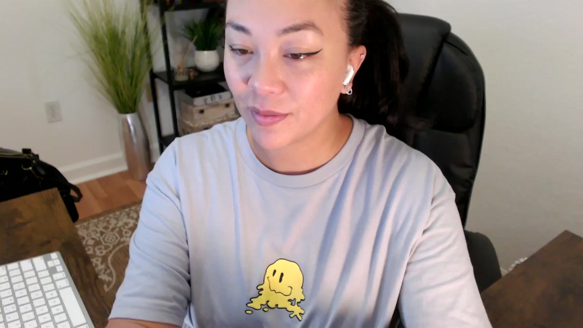 Gallery image thumbnail from MickaylaStar's myfreecams stream on, 04/25/2025, 15:51 image 6 of 20