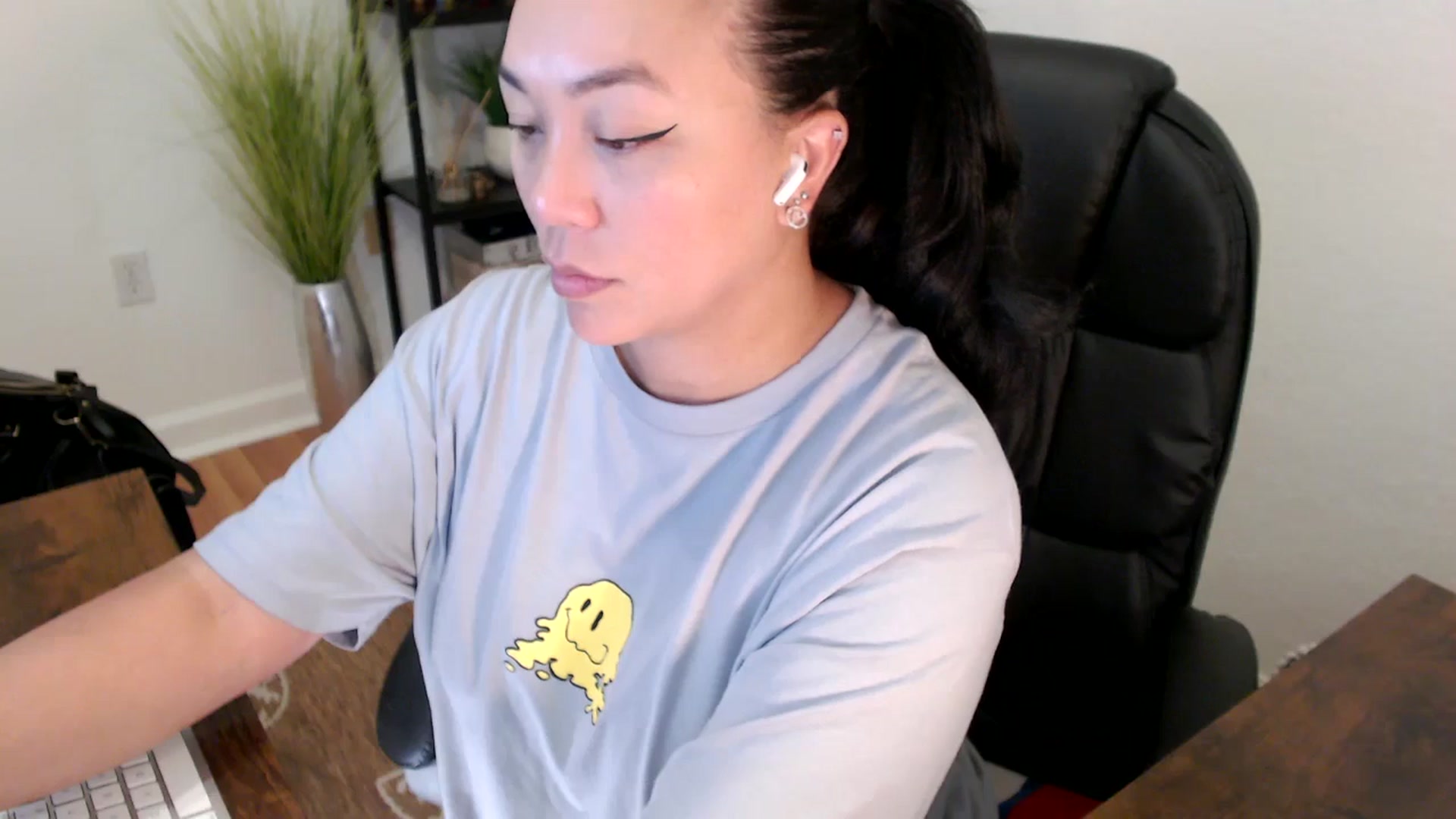 Gallery image thumbnail from MickaylaStar's myfreecams stream on, 04/25/2025, 15:51 image 9 of 20