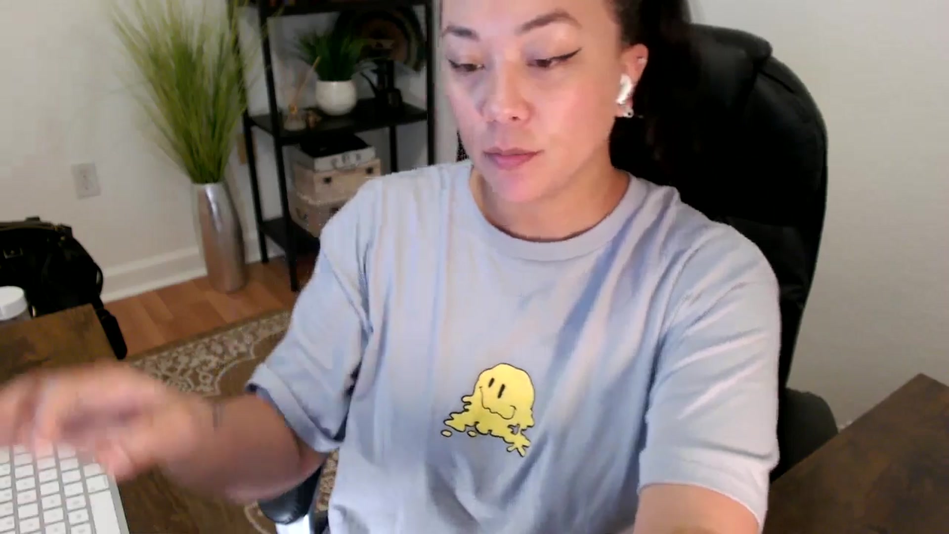 Gallery image thumbnail from MickaylaStar's myfreecams stream on, 04/25/2025, 18:10 image 8 of 20