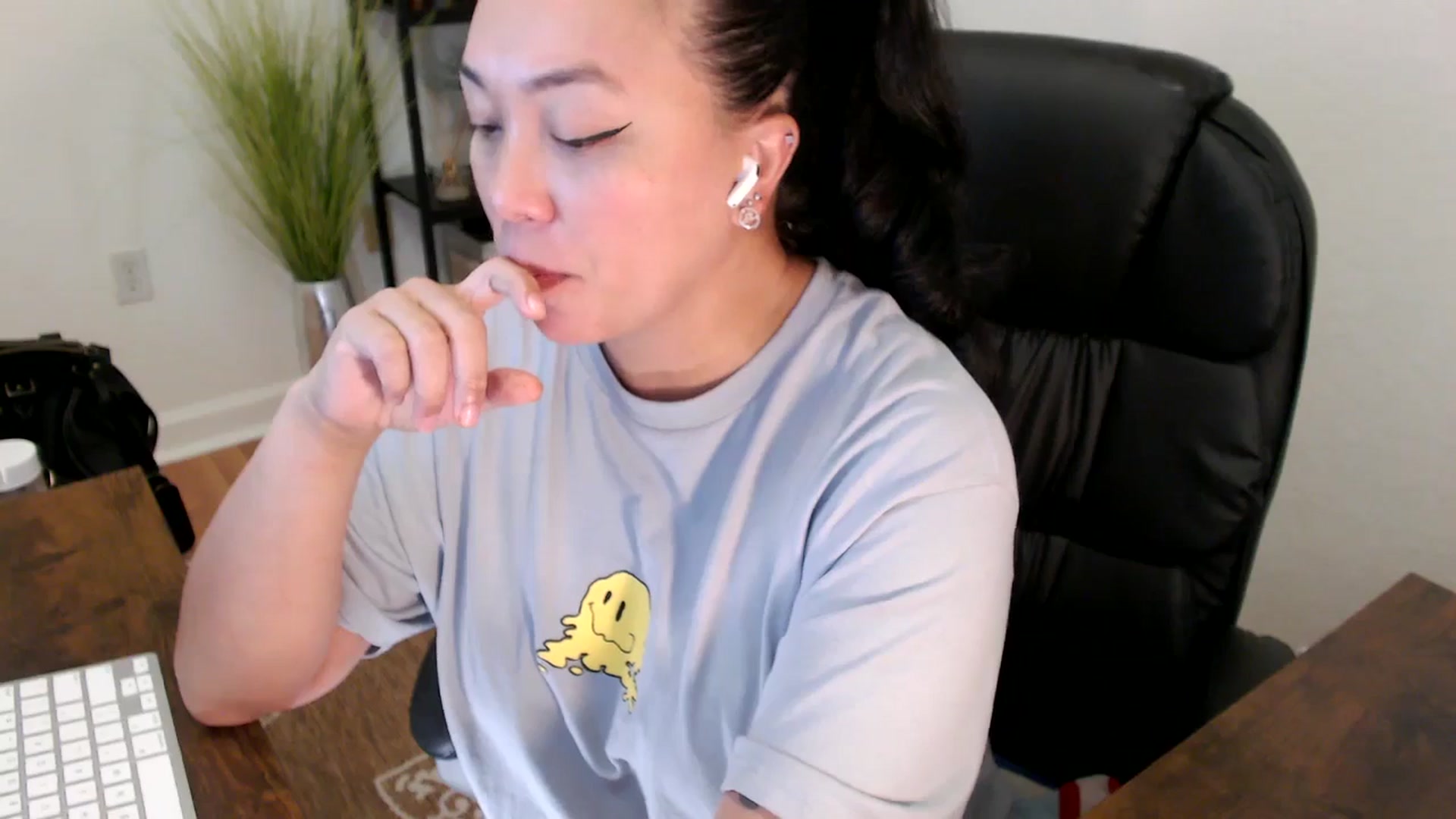 Gallery image thumbnail from MickaylaStar's myfreecams stream on, 04/25/2025, 18:10 image 10 of 20