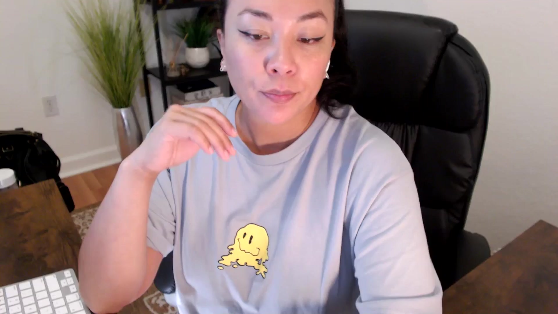 Gallery image thumbnail from MickaylaStar's myfreecams stream on, 04/25/2025, 18:10 image 16 of 20