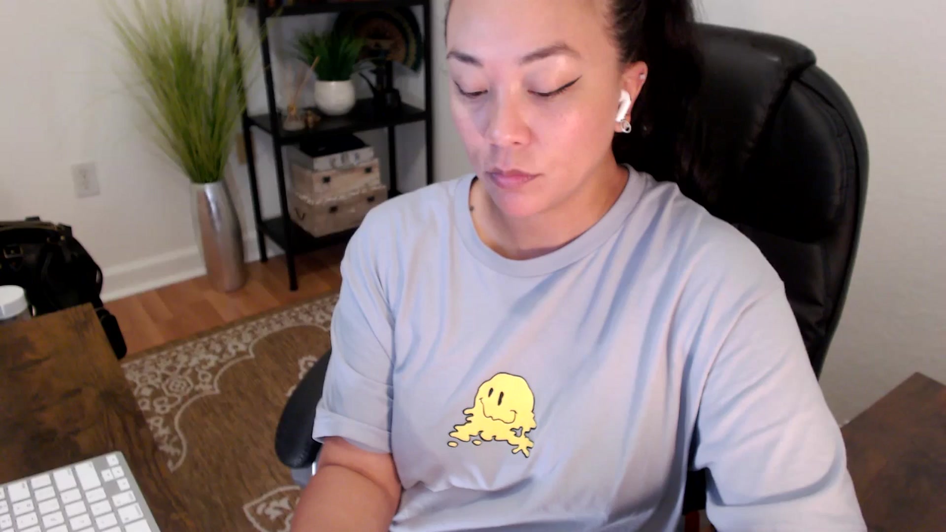 Gallery image thumbnail from MickaylaStar's myfreecams stream on, 04/25/2025, 18:10 image 17 of 20