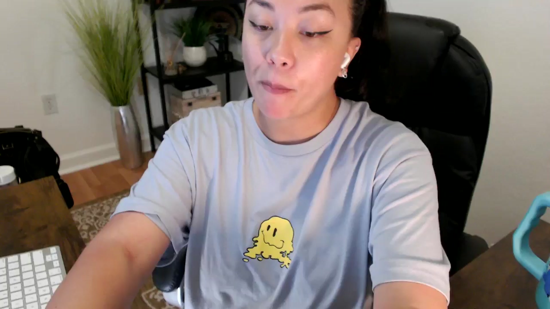 Gallery image thumbnail from MickaylaStar's myfreecams stream on, 04/25/2025, 18:10 image 1 of 20