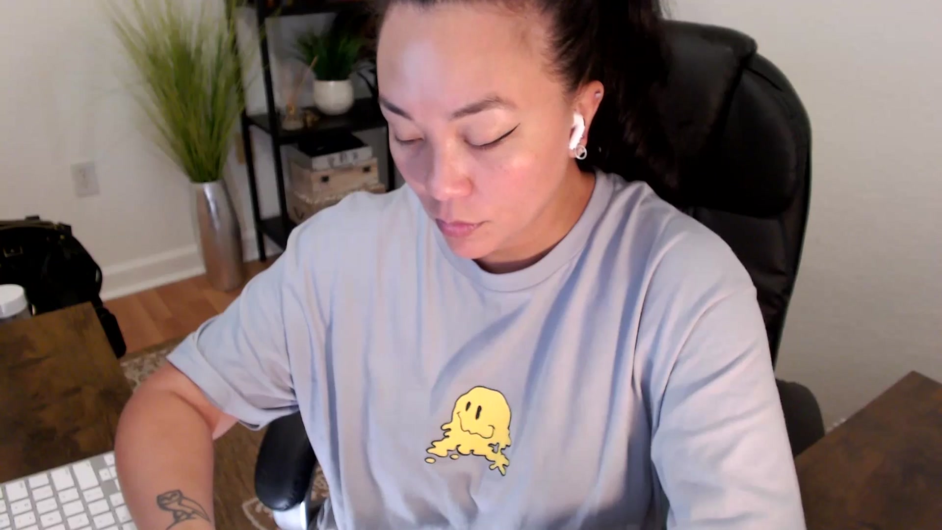 Gallery image thumbnail from MickaylaStar's myfreecams stream on, 04/25/2025, 18:10 image 18 of 20