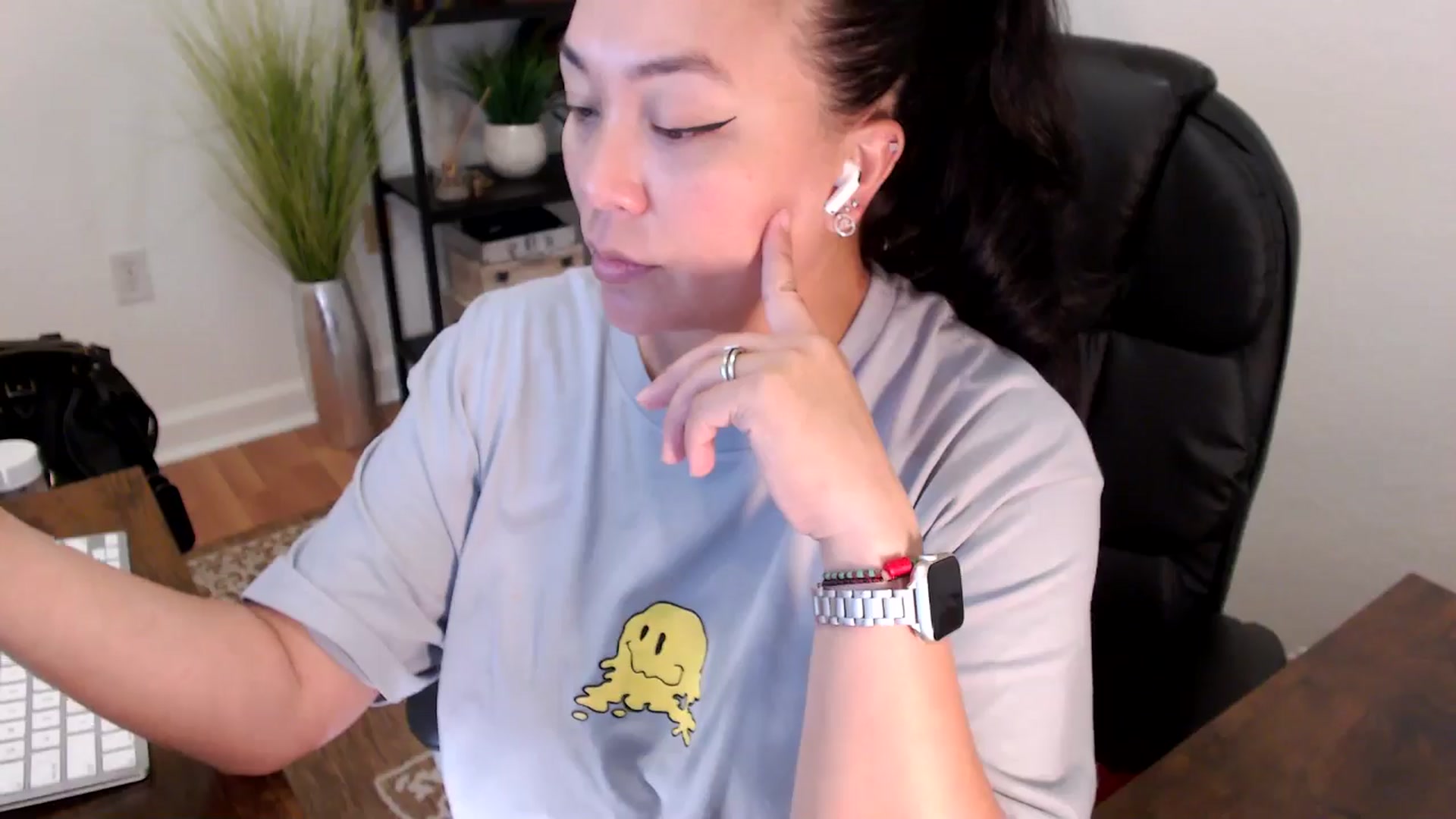 Gallery image thumbnail from MickaylaStar's myfreecams stream on, 04/25/2025, 18:10 image 20 of 20