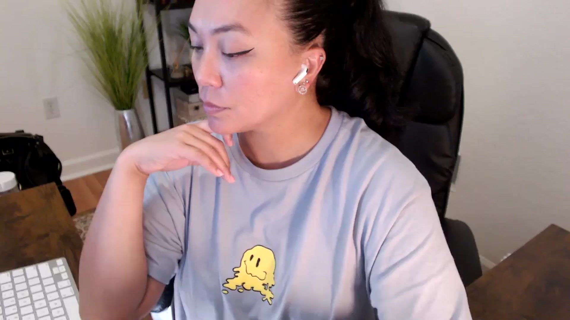 Gallery image thumbnail from MickaylaStar's myfreecams stream on, 04/25/2025, 18:45 image 17 of 20