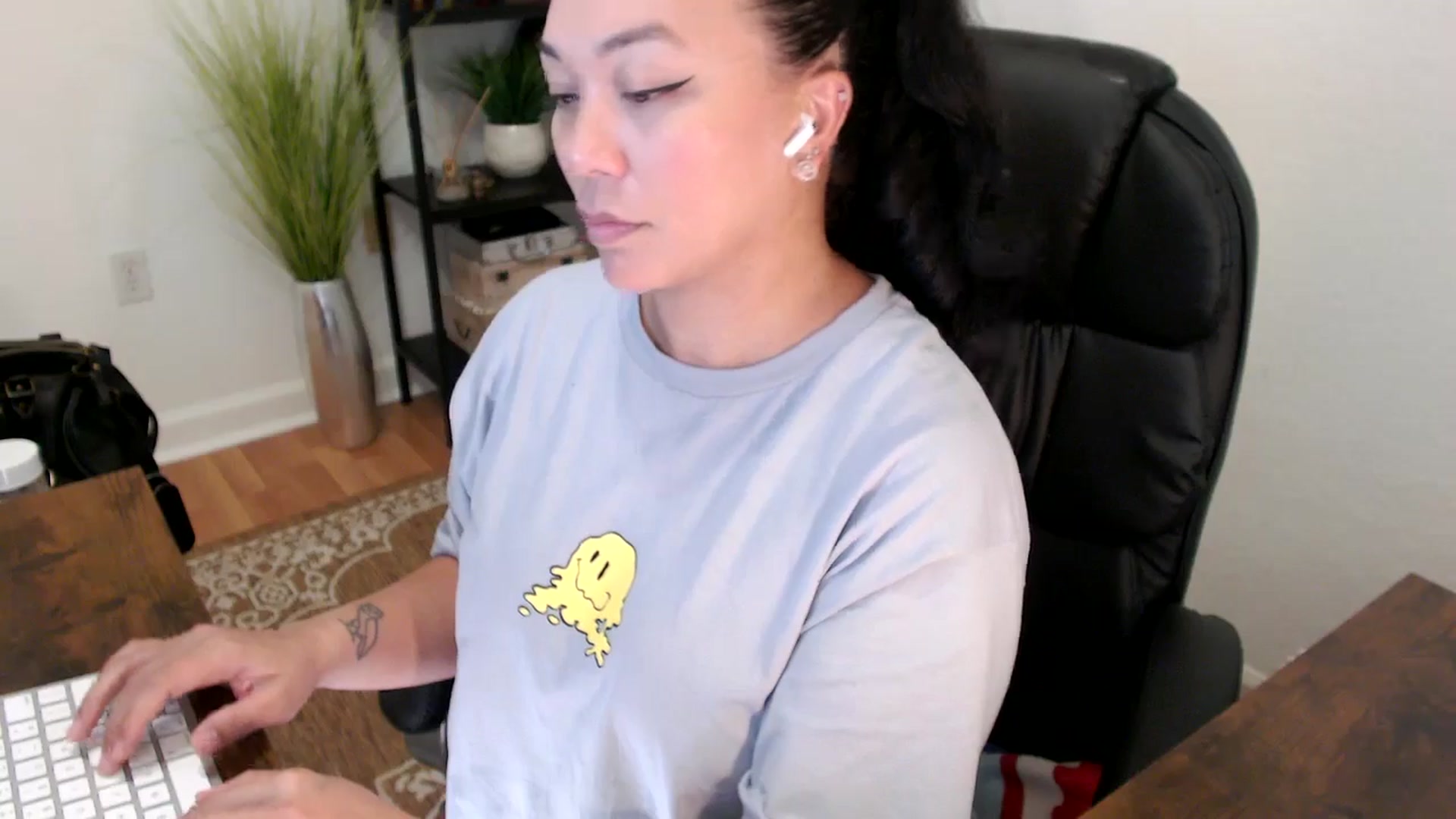 Gallery image thumbnail from MickaylaStar's myfreecams stream on, 04/25/2025, 18:45 image 15 of 20
