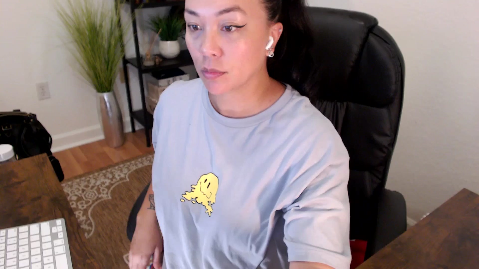 Gallery image thumbnail from MickaylaStar's myfreecams stream on, 04/25/2025, 18:45 image 1 of 20