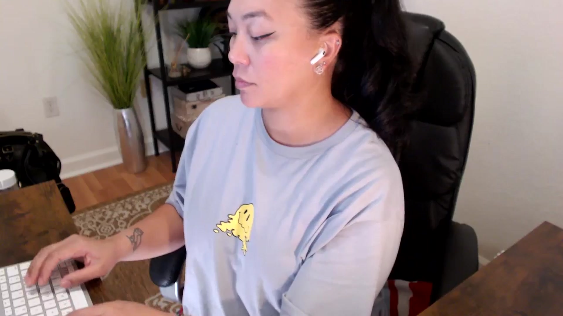Gallery image thumbnail from MickaylaStar's myfreecams stream on, 04/25/2025, 18:45 image 2 of 20