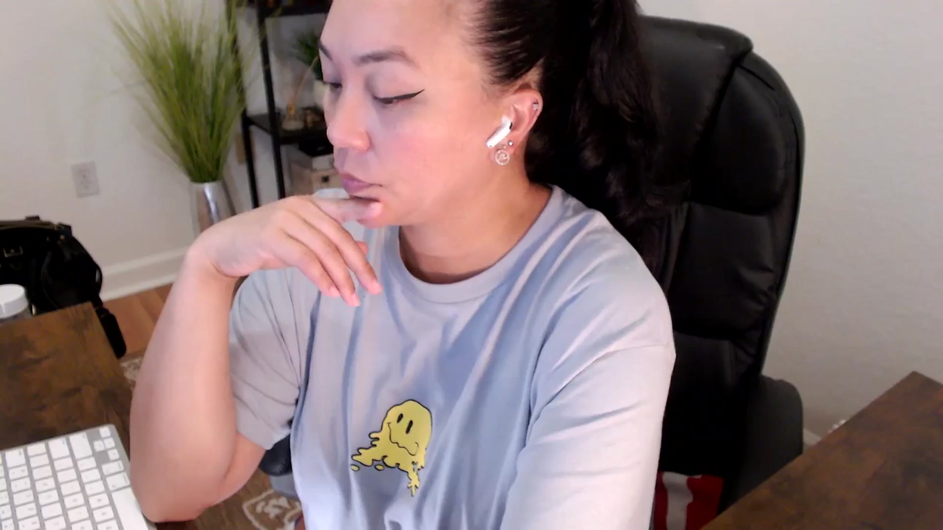 Gallery image thumbnail from MickaylaStar's myfreecams stream on, 04/25/2025, 18:45 image 6 of 20