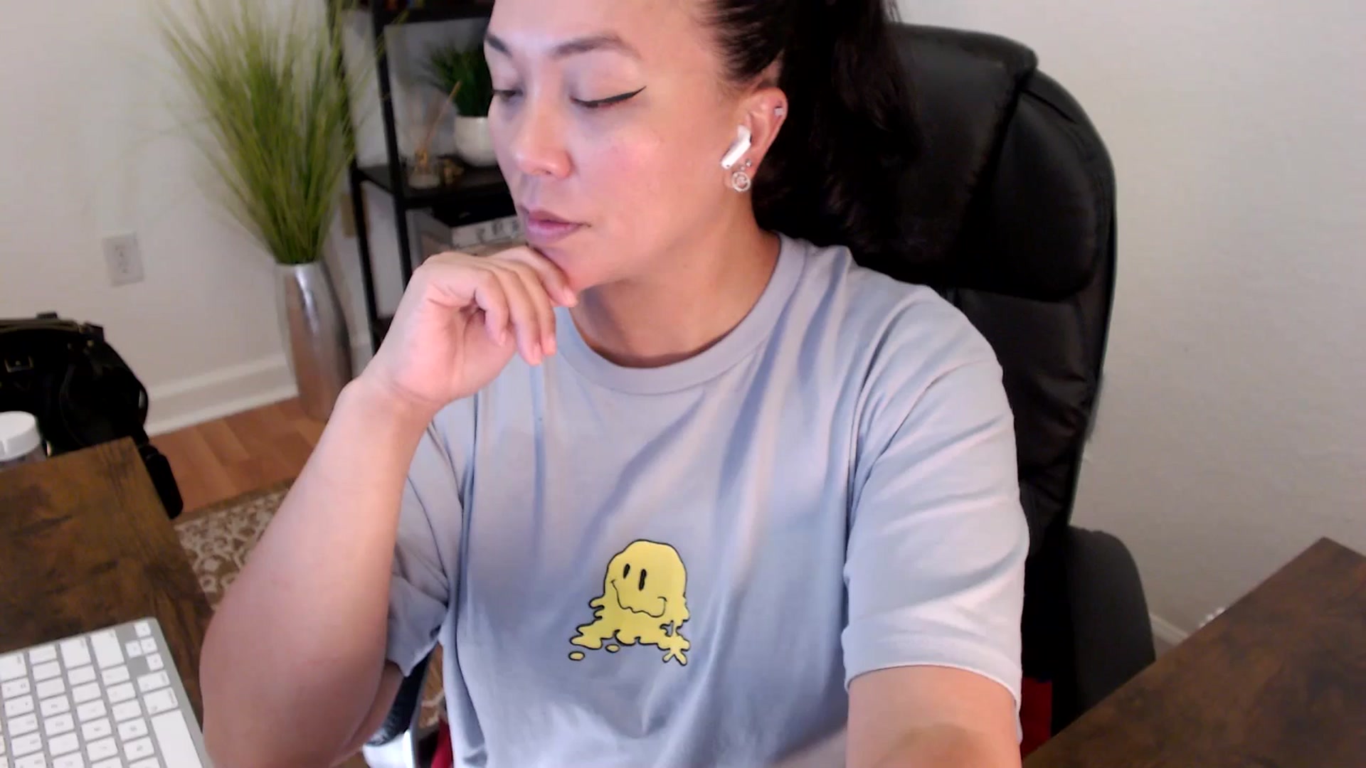 Gallery image thumbnail from MickaylaStar's myfreecams stream on, 04/25/2025, 18:45 image 19 of 20