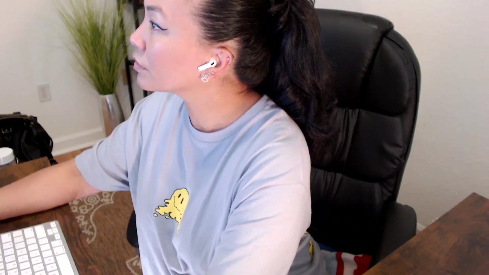 Gallery image thumbnail from MickaylaStar's myfreecams stream on, 04/25/2025, 18:45 image 14 of 20