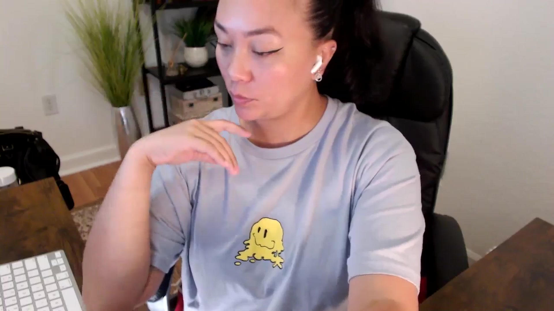 Gallery image thumbnail from MickaylaStar's myfreecams stream on, 04/25/2025, 18:45 image 18 of 20
