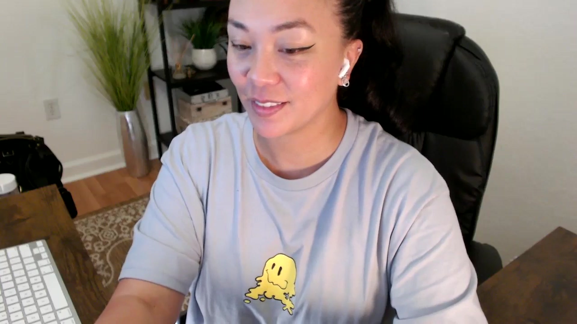 Gallery image thumbnail from MickaylaStar's myfreecams stream on, 04/25/2025, 19:01 image 3 of 20