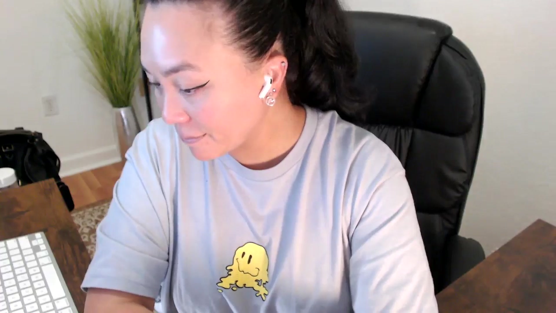 Gallery image thumbnail from MickaylaStar's myfreecams stream on, 04/25/2025, 19:01 image 9 of 20