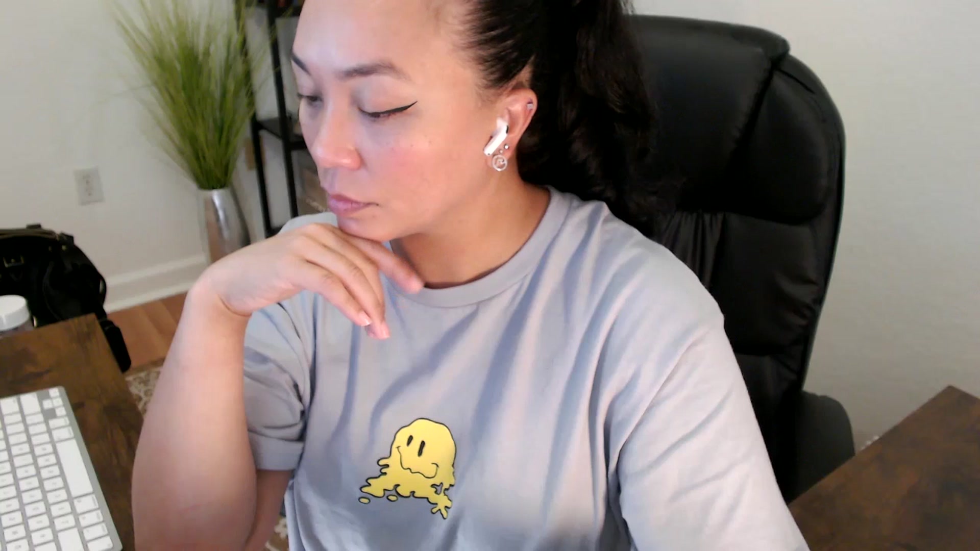 Gallery image thumbnail from MickaylaStar's myfreecams stream on, 04/25/2025, 19:42 image 3 of 20