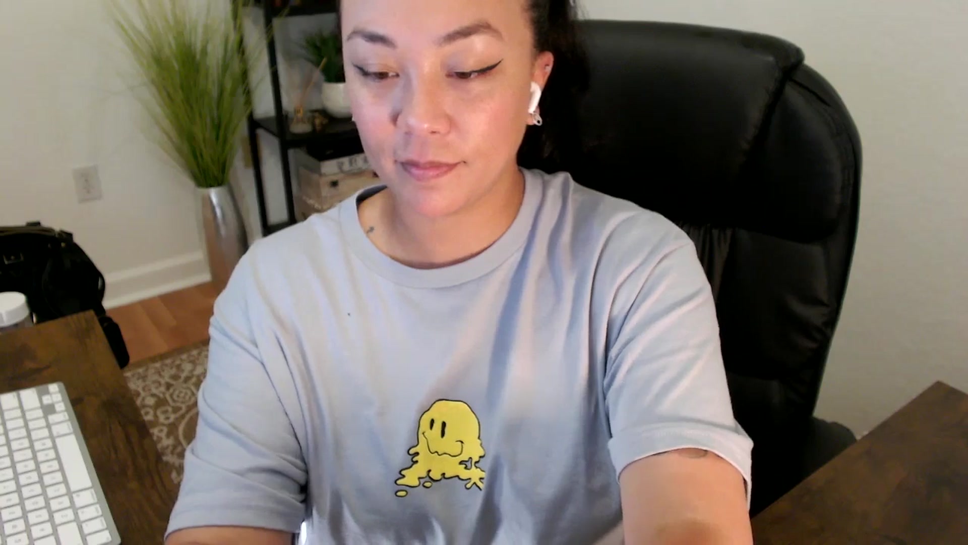 Gallery image thumbnail from MickaylaStar's myfreecams stream on, 04/25/2025, 19:42 image 9 of 20