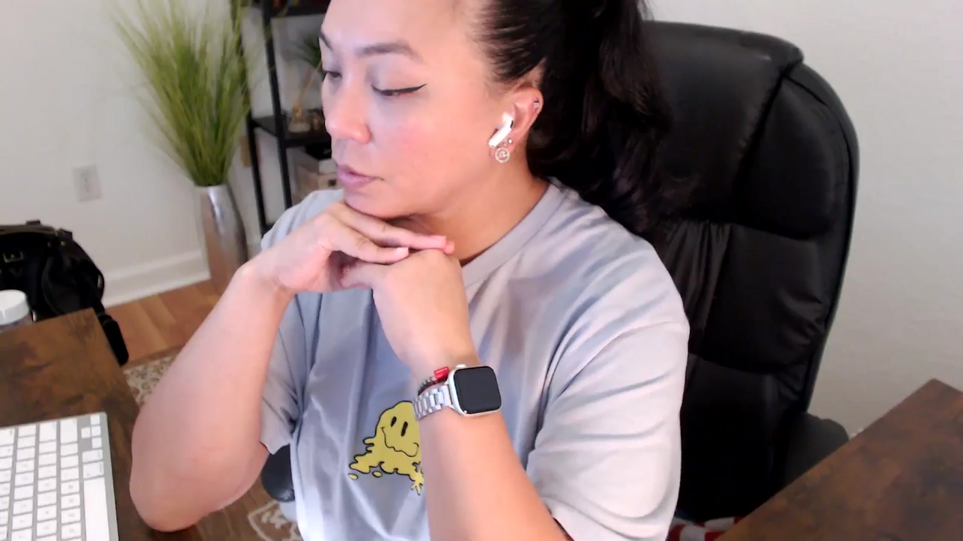 Gallery image thumbnail from MickaylaStar's myfreecams stream on, 04/25/2025, 19:42 image 16 of 20