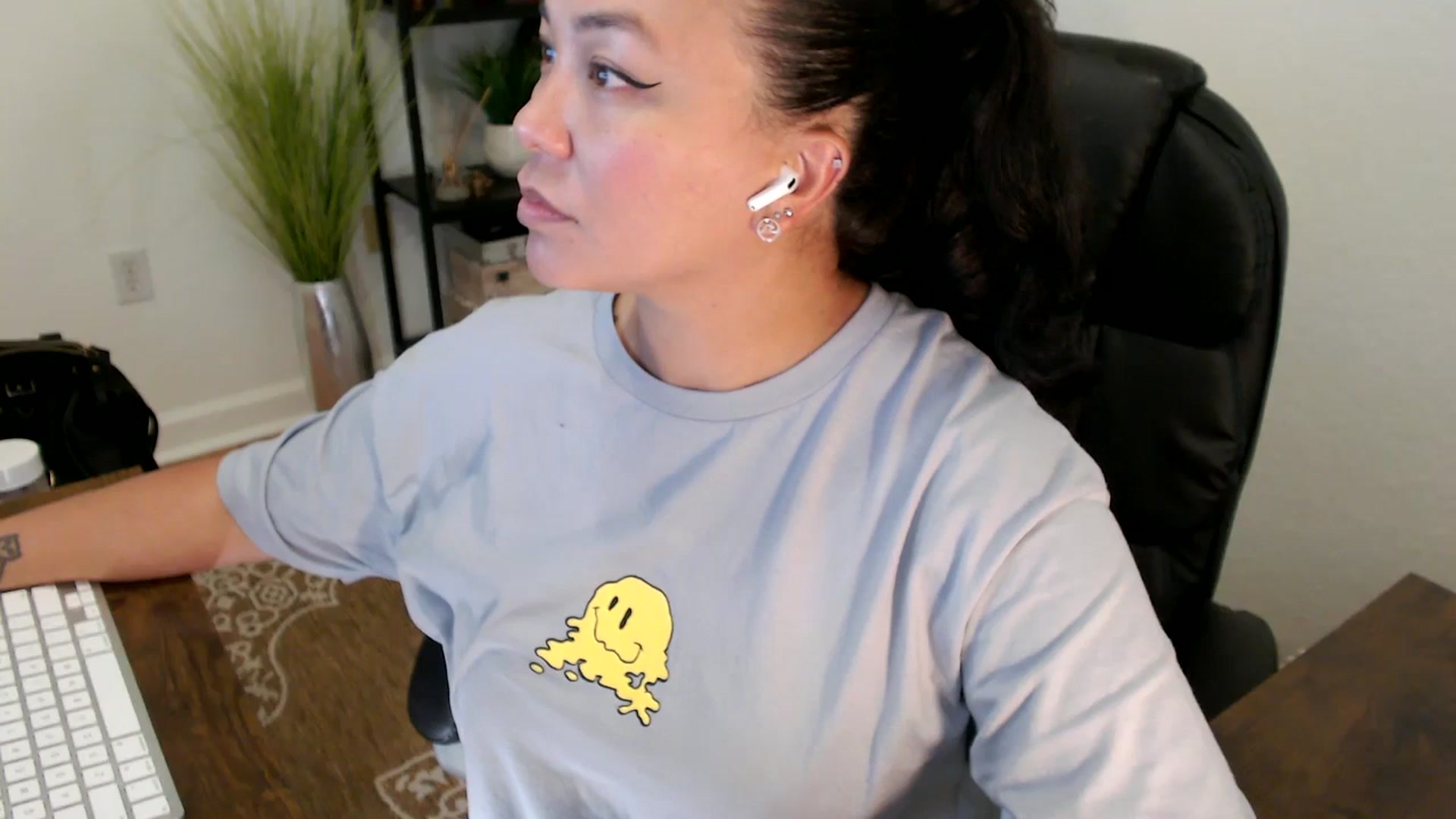 Gallery image thumbnail from MickaylaStar's myfreecams stream on, 04/25/2025, 19:42 image 2 of 20