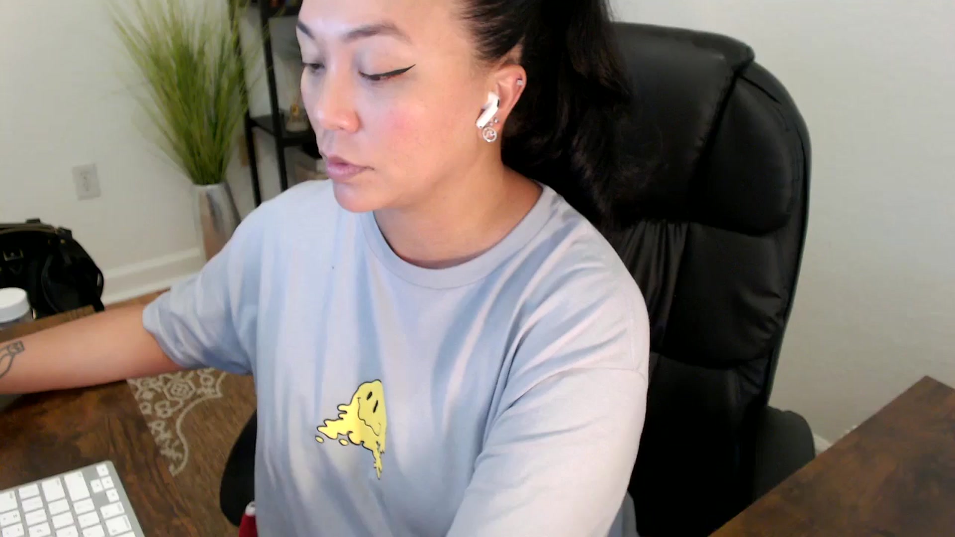 Gallery image thumbnail from MickaylaStar's myfreecams stream on, 04/25/2025, 19:56 image 1 of 20