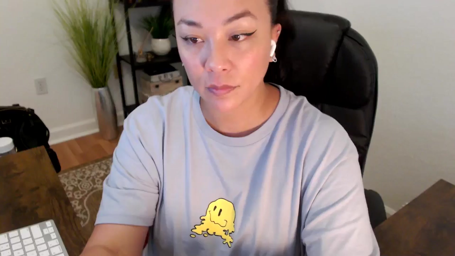 Gallery image thumbnail from MickaylaStar's myfreecams stream on, 04/25/2025, 19:56 image 4 of 20