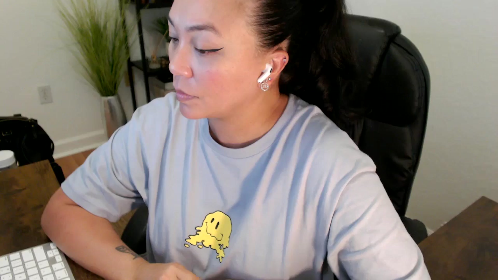 Gallery image thumbnail from MickaylaStar's myfreecams stream on, 04/25/2025, 19:56 image 5 of 20
