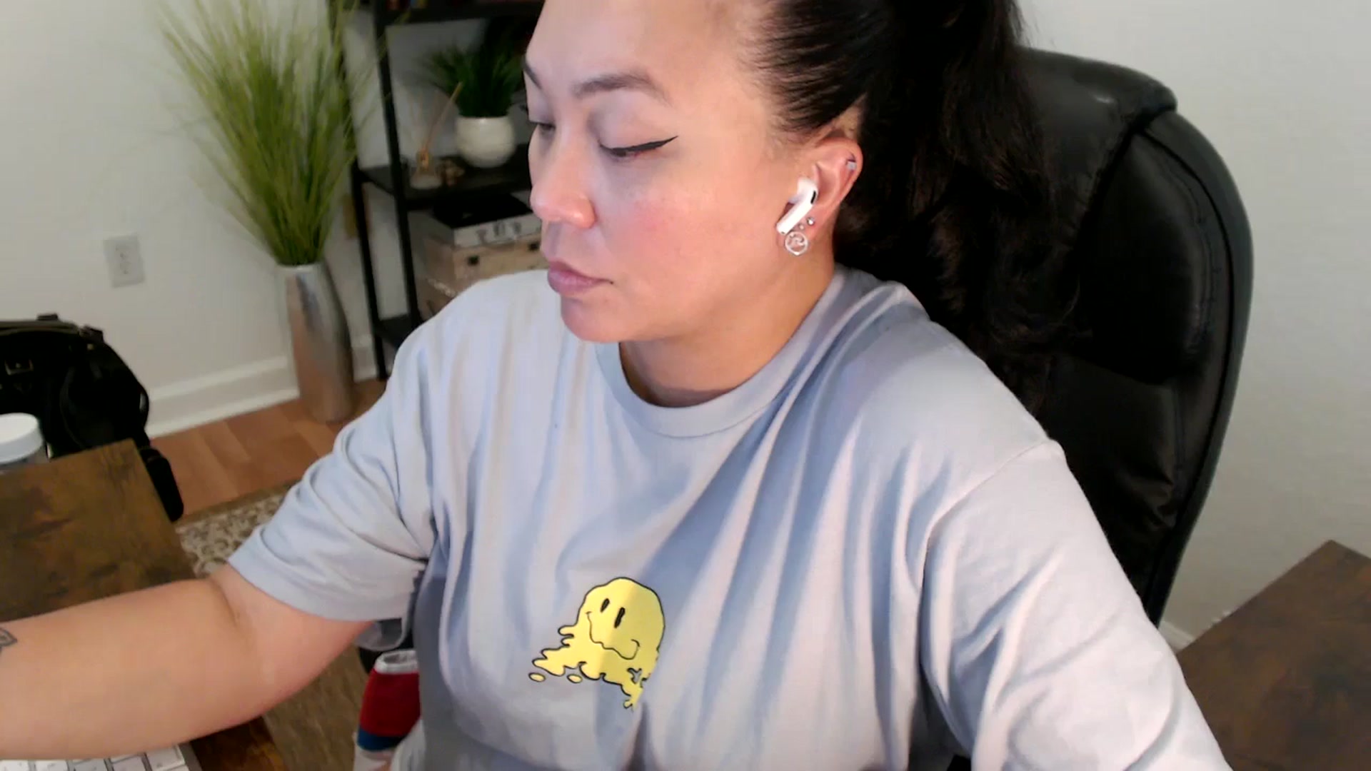 Gallery image thumbnail from MickaylaStar's myfreecams stream on, 04/25/2025, 19:56 image 15 of 20