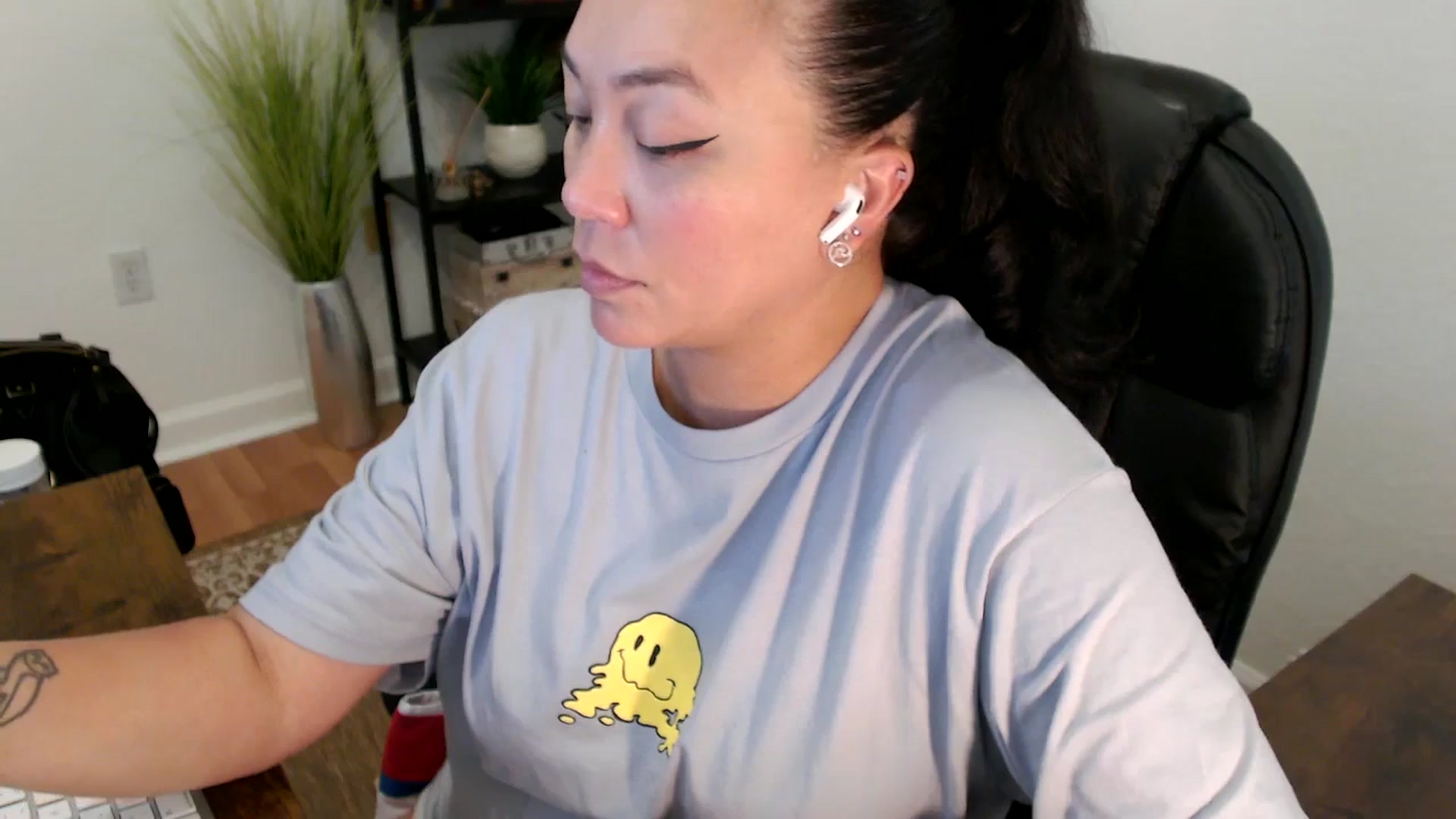 Gallery image thumbnail from MickaylaStar's myfreecams stream on, 04/25/2025, 19:56 image 16 of 20