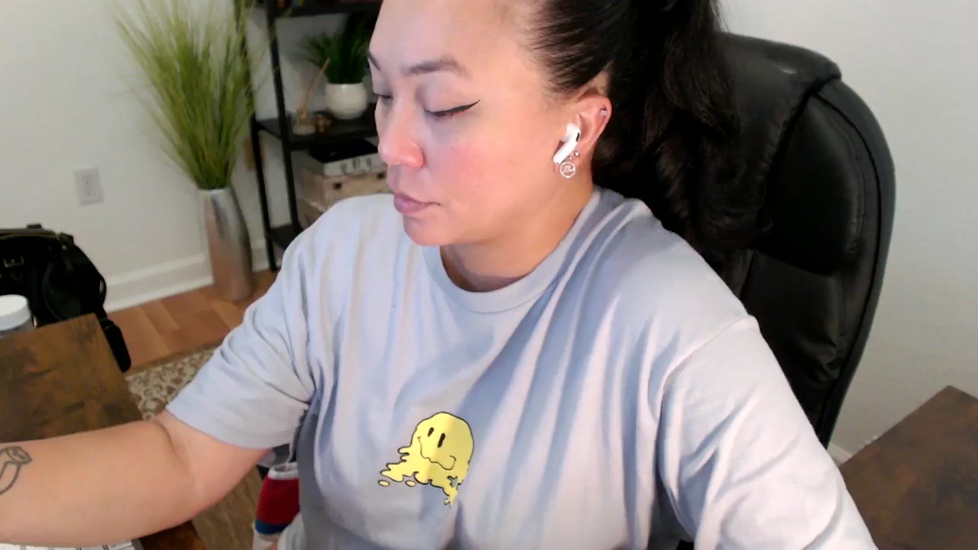 Gallery image thumbnail from MickaylaStar's myfreecams stream on, 04/25/2025, 19:56 image 17 of 20