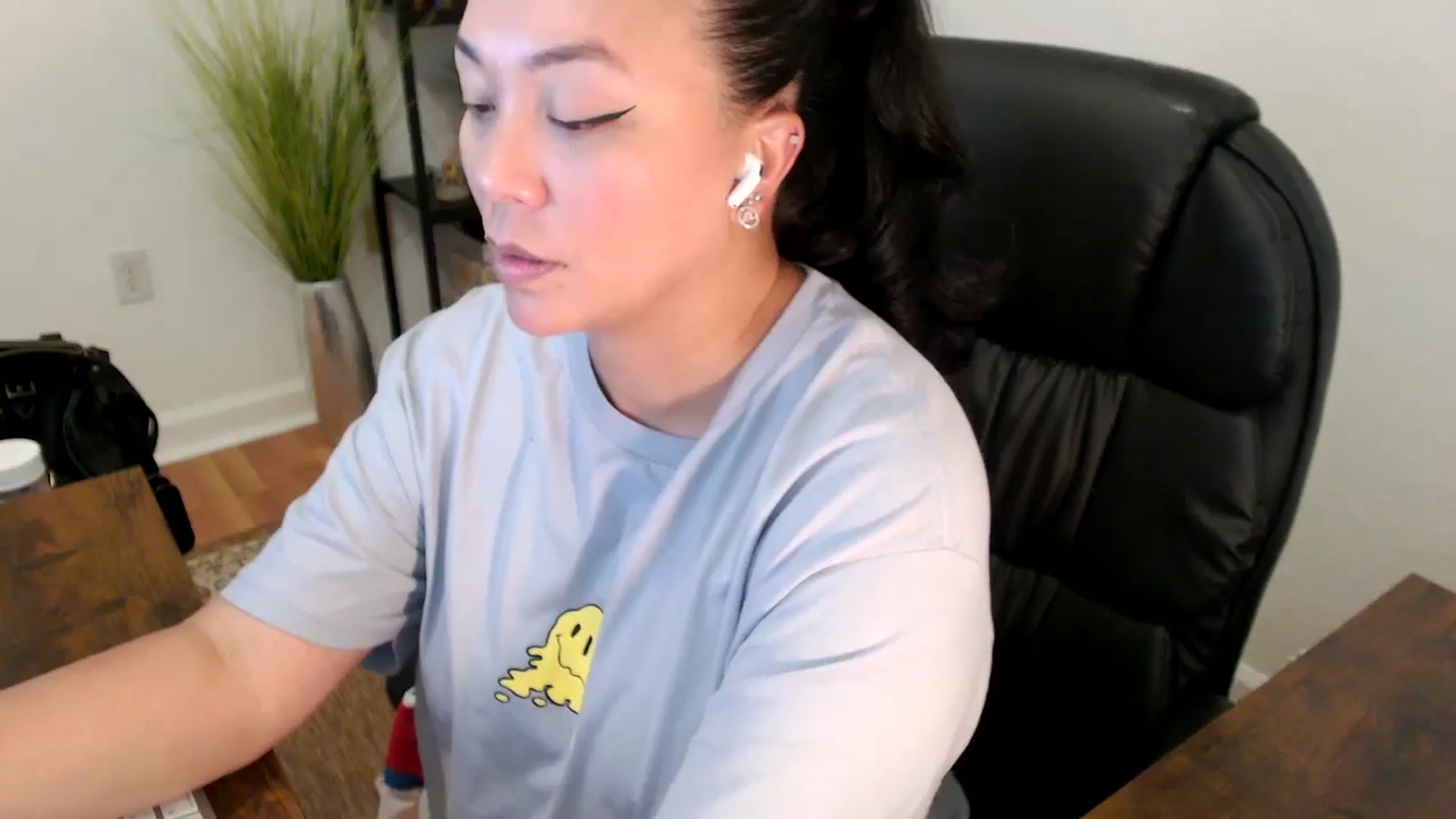 Gallery image thumbnail from MickaylaStar's myfreecams stream on, 04/25/2025, 19:56 image 7 of 20