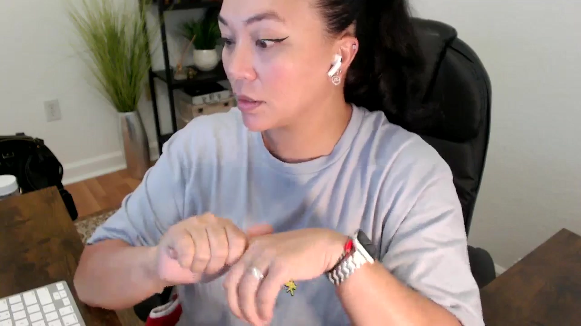Gallery image thumbnail from MickaylaStar's myfreecams stream on, 04/25/2025, 19:56 image 12 of 20