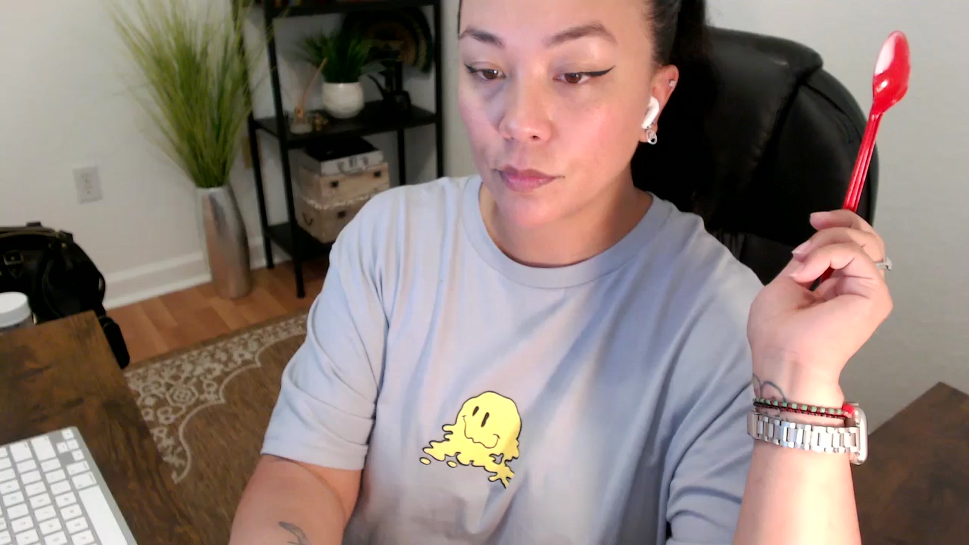 Gallery image thumbnail from MickaylaStar's myfreecams stream on, 04/25/2025, 20:19 image 1 of 20