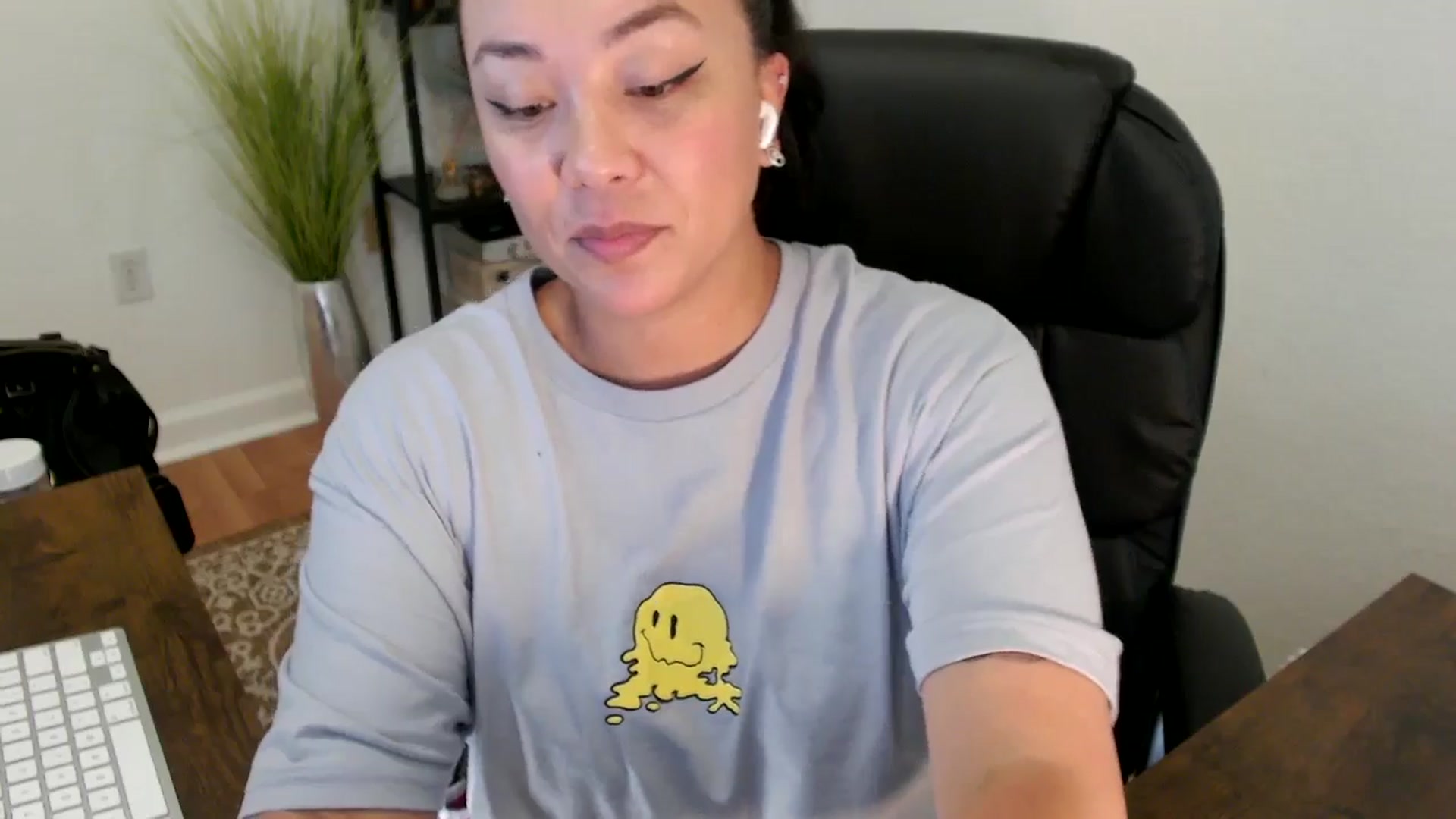 Gallery image thumbnail from MickaylaStar's myfreecams stream on, 04/25/2025, 20:19 image 17 of 20