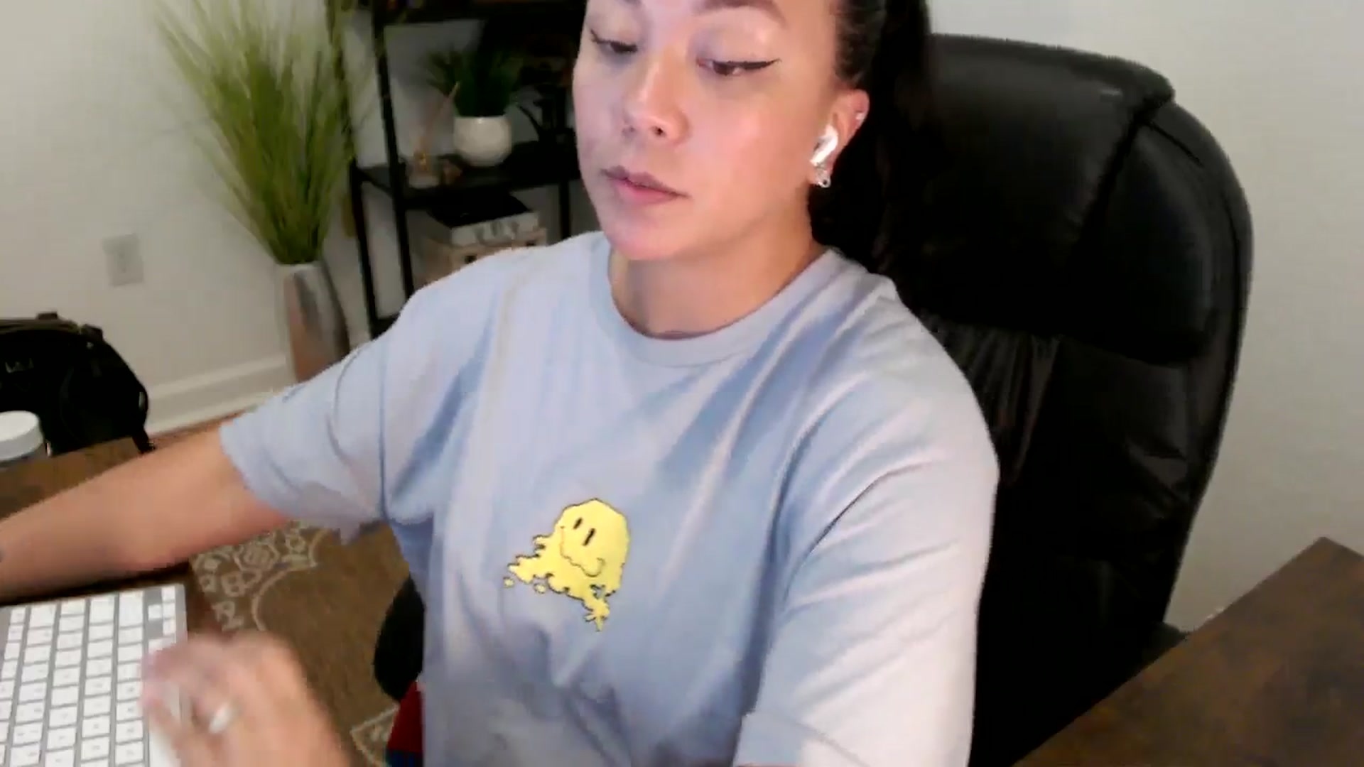 Gallery image thumbnail from MickaylaStar's myfreecams stream on, 04/25/2025, 20:19 image 15 of 20