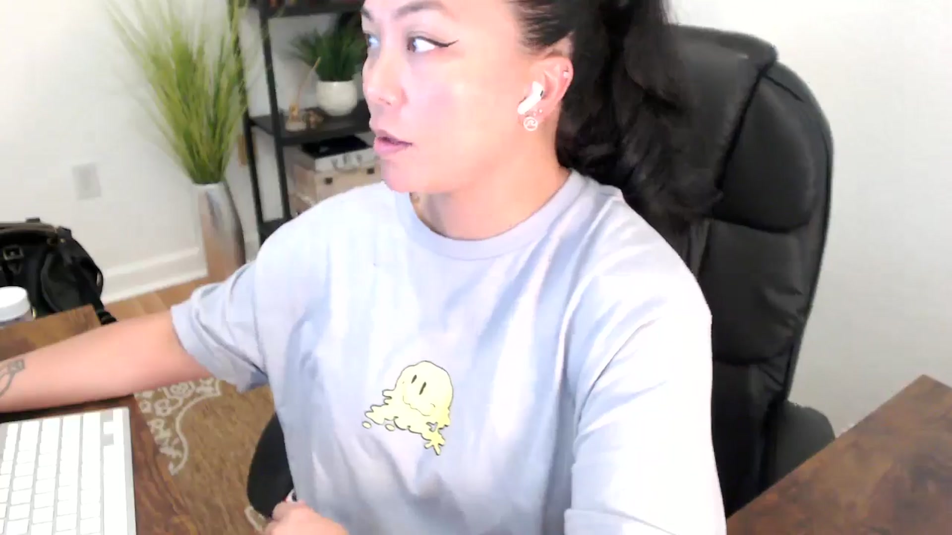 Gallery image thumbnail from MickaylaStar's myfreecams stream on, 04/25/2025, 20:19 image 9 of 20