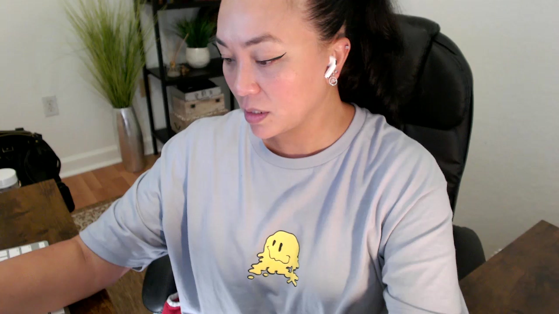 Gallery image thumbnail from MickaylaStar's myfreecams stream on, 04/25/2025, 20:19 image 18 of 20