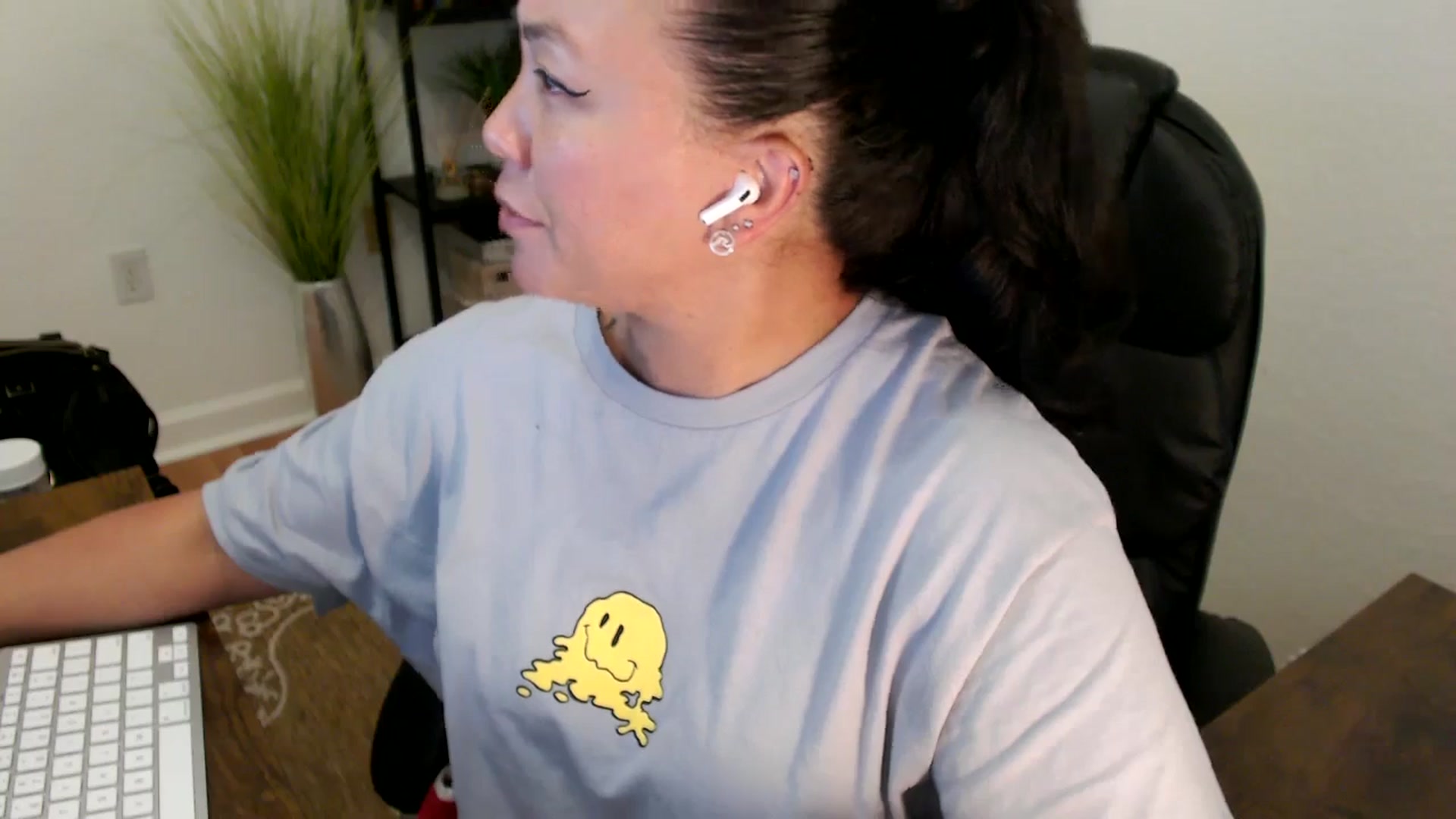 Gallery image thumbnail from MickaylaStar's myfreecams stream on, 04/25/2025, 20:19 image 14 of 20
