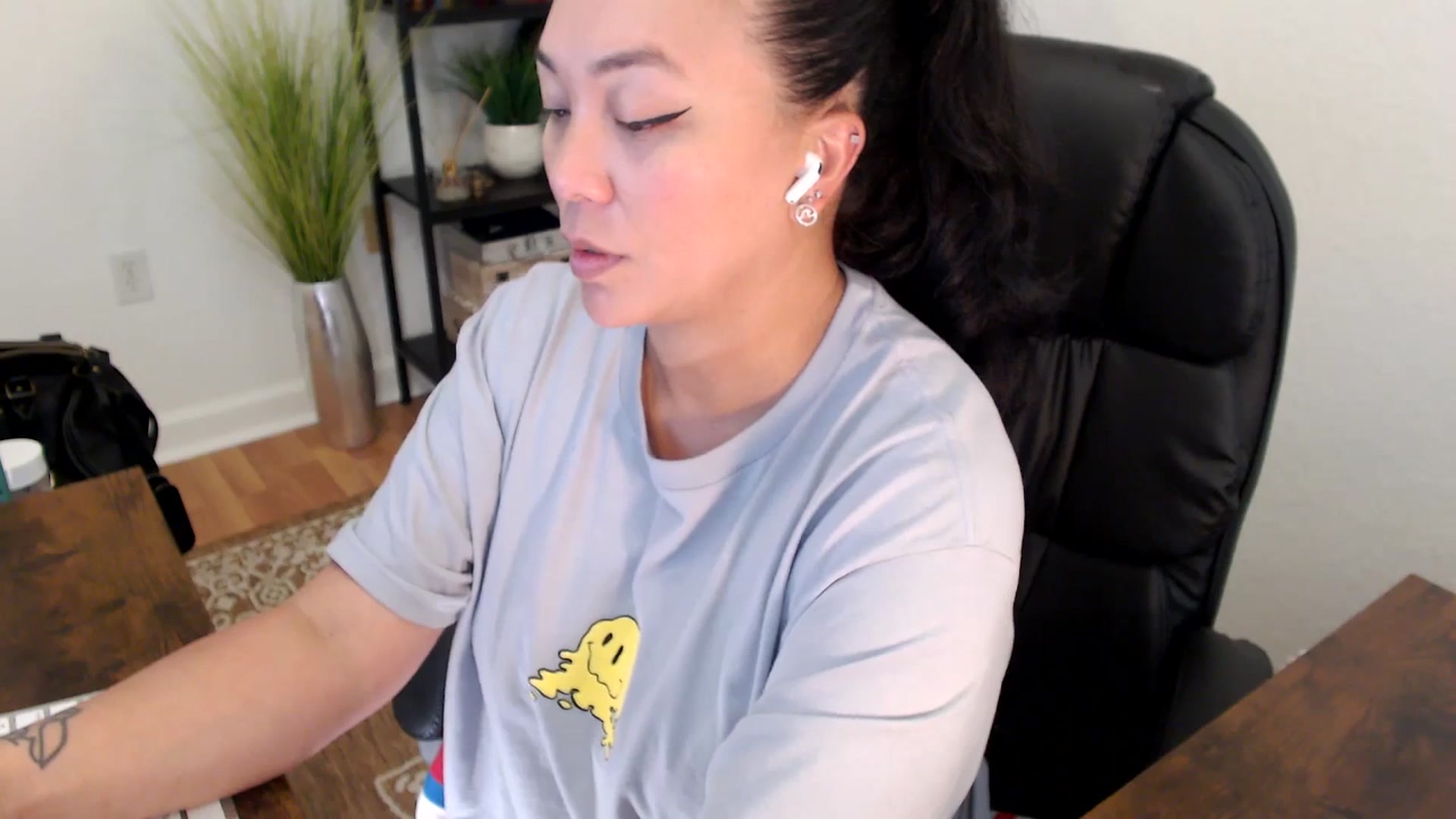 Gallery image thumbnail from MickaylaStar's myfreecams stream on, 04/25/2025, 21:32 image 3 of 20