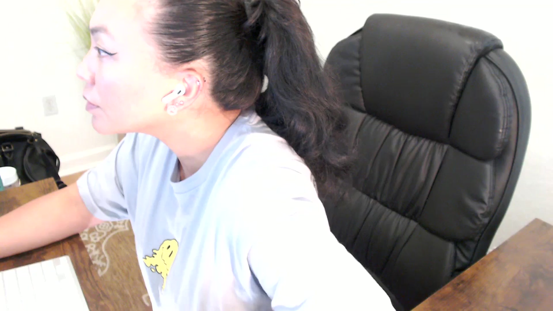 Gallery image thumbnail from MickaylaStar's myfreecams stream on, 04/25/2025, 21:32 image 10 of 20
