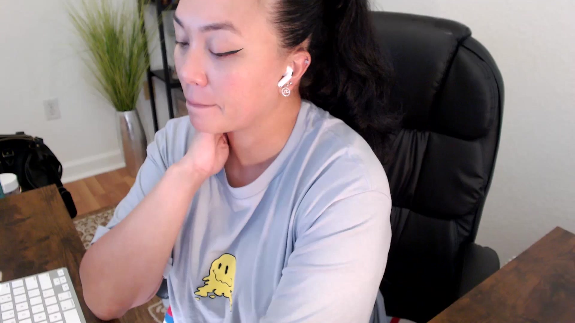 Gallery image thumbnail from MickaylaStar's myfreecams stream on, 04/25/2025, 21:32 image 20 of 20