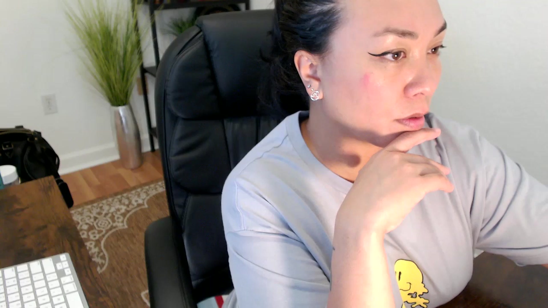 Gallery image thumbnail from MickaylaStar's myfreecams stream on, 04/25/2025, 21:32 image 14 of 20