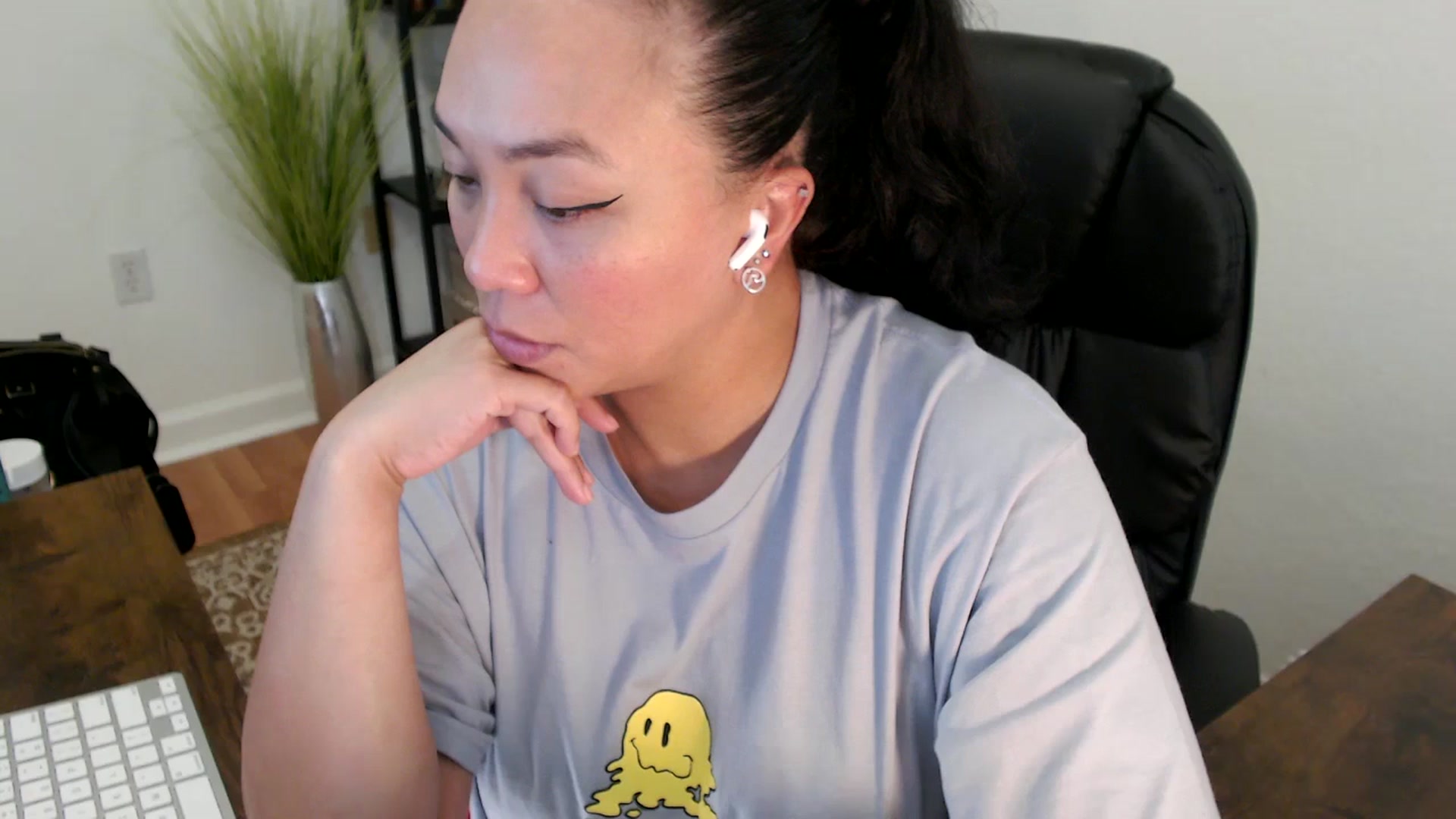 Gallery image thumbnail from MickaylaStar's myfreecams stream on, 04/25/2025, 21:32 image 13 of 20