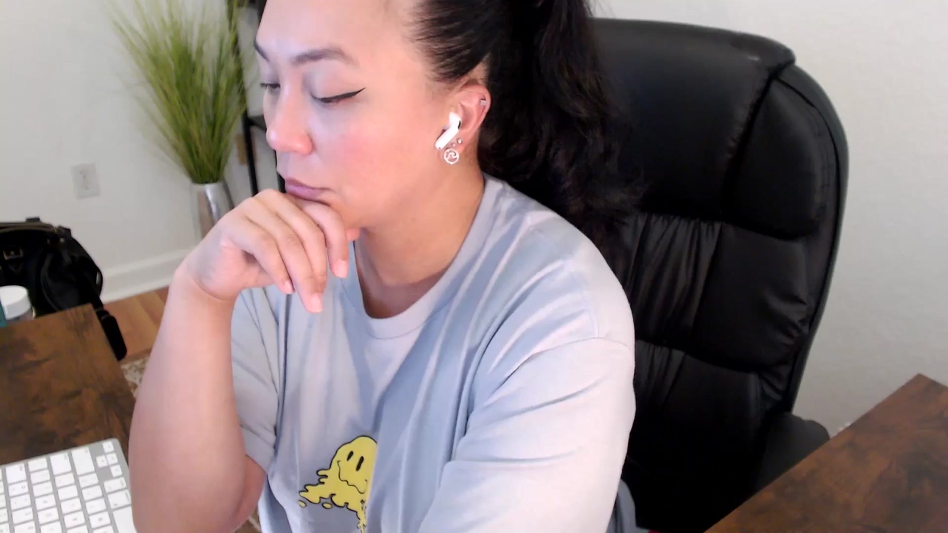 Gallery image thumbnail from MickaylaStar's myfreecams stream on, 04/25/2025, 21:32 image 16 of 20