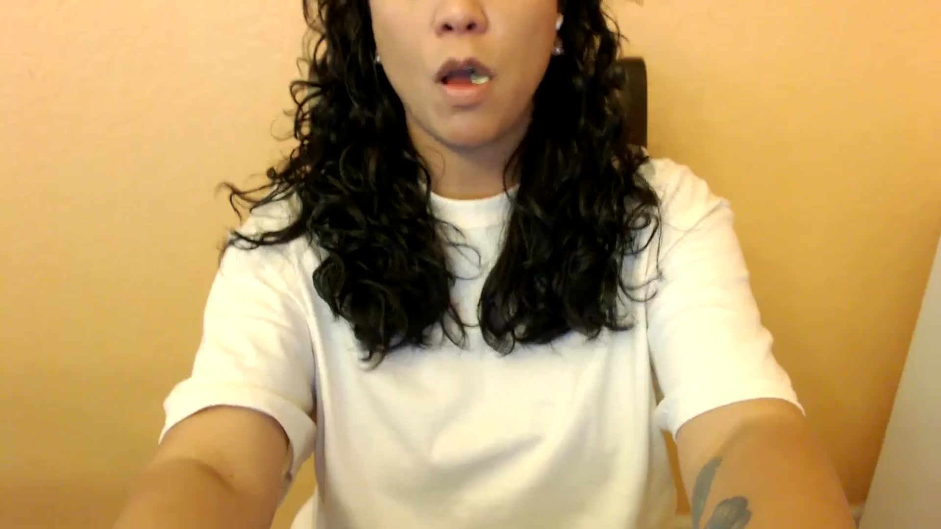 Gallery image thumbnail from MickaylaStar's myfreecams stream on, 04/27/2025, 18:54 image 5 of 20