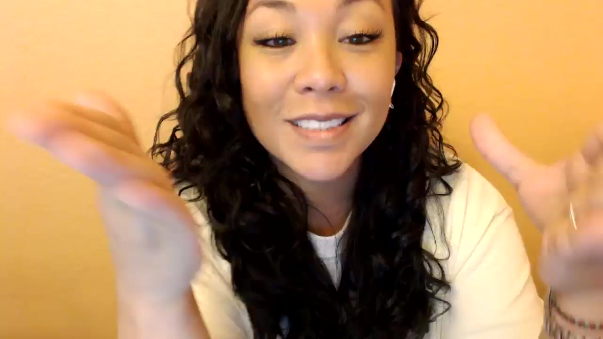 Gallery image thumbnail from MickaylaStar's myfreecams stream on, 04/27/2025, 21:53 image 2 of 20