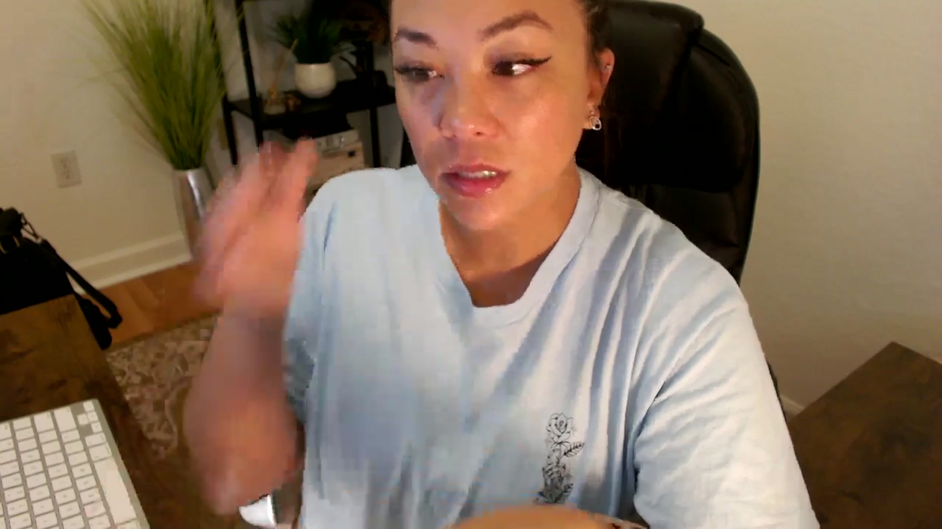 Gallery image thumbnail from MickaylaStar's myfreecams stream on, 04/28/2025, 15:28 image 8 of 20