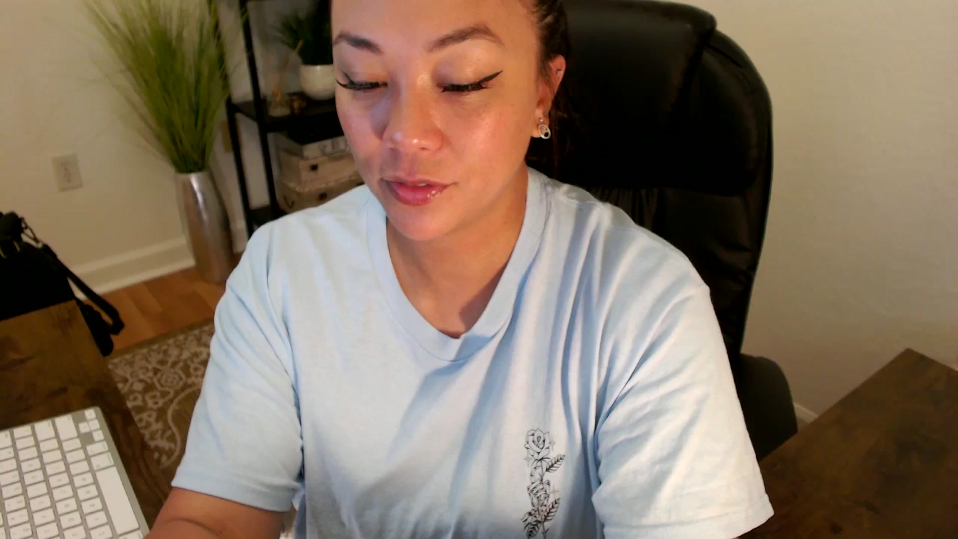Gallery image thumbnail from MickaylaStar's myfreecams stream on, 04/28/2025, 15:28 image 9 of 20