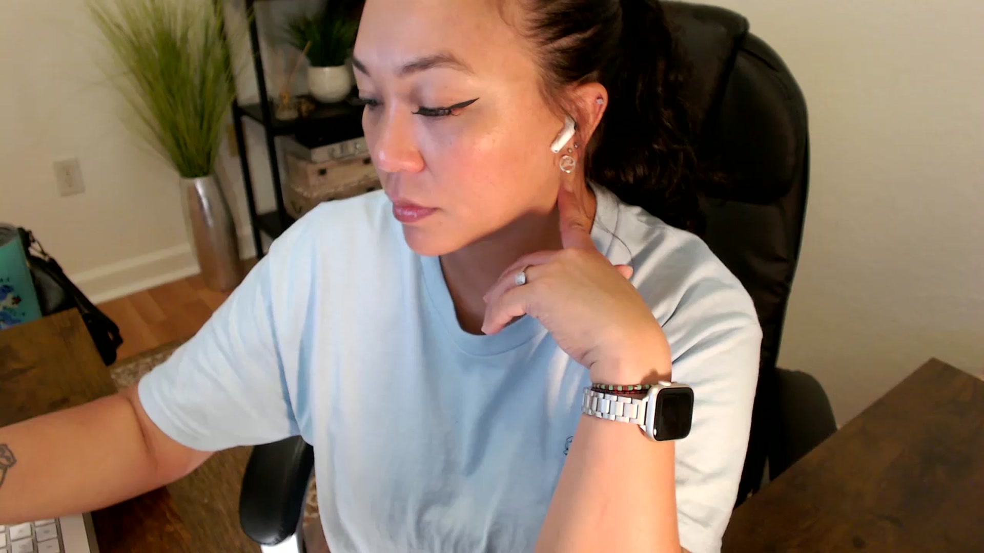 Gallery image thumbnail from MickaylaStar's myfreecams stream on, 04/28/2025, 16:41 image 6 of 20