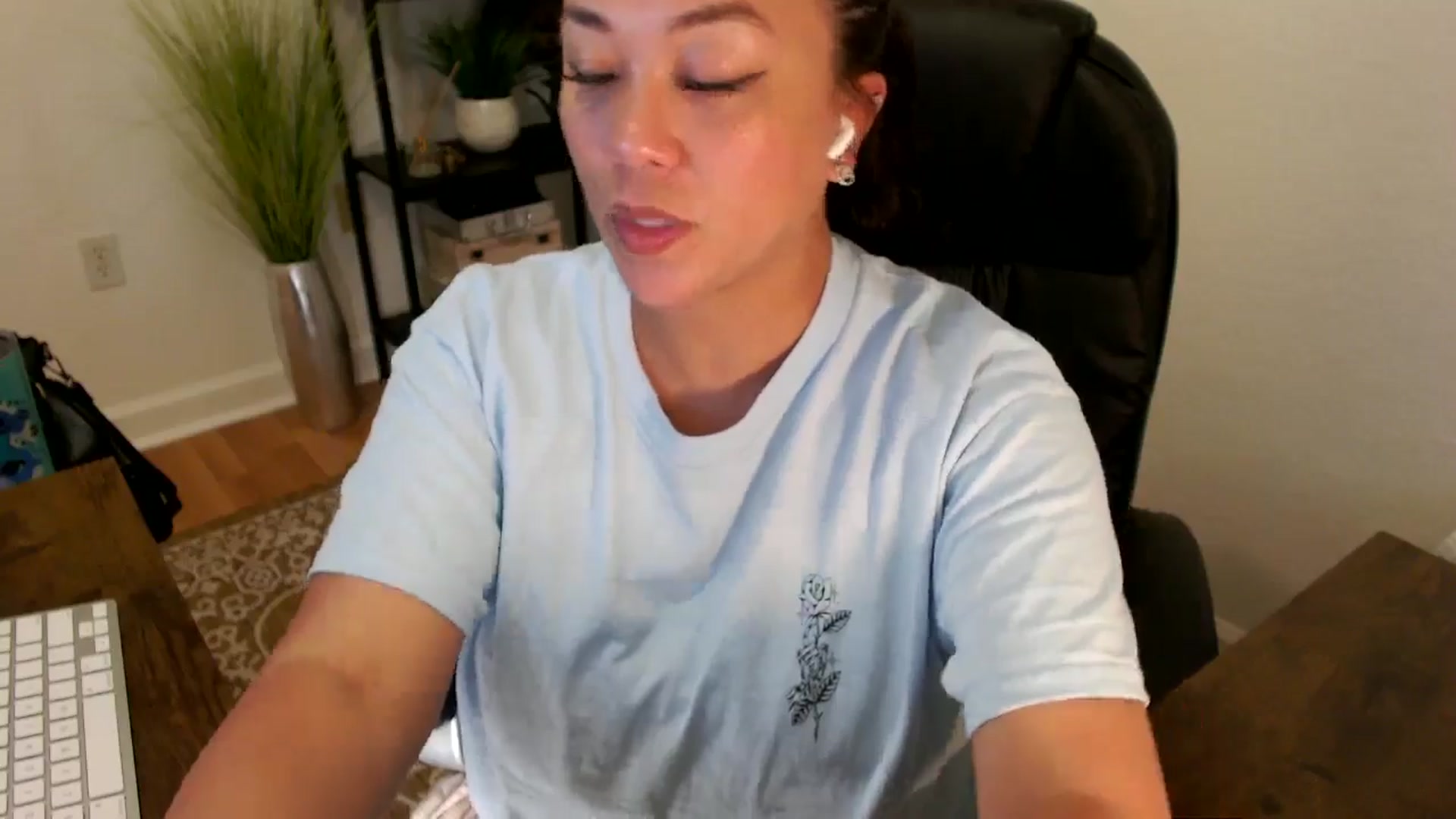 Gallery image thumbnail from MickaylaStar's myfreecams stream on, 04/28/2025, 17:09 image 19 of 20